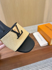 Capri Flat Mules