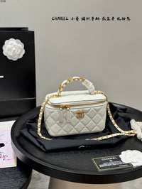 25B Vanity Case with Chain