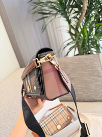 Note Crossbody Bag