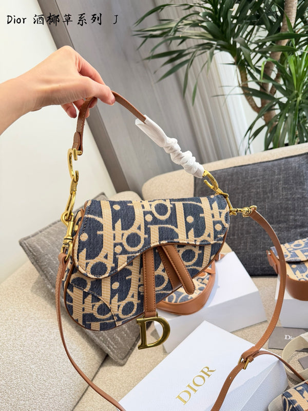 Oblique Saddle Bag