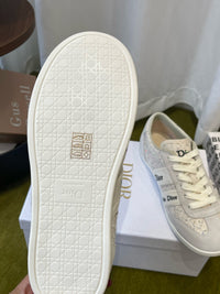 26S Ribbon Sneakers