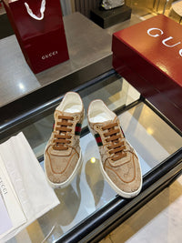 Stretch Low Top Trainers