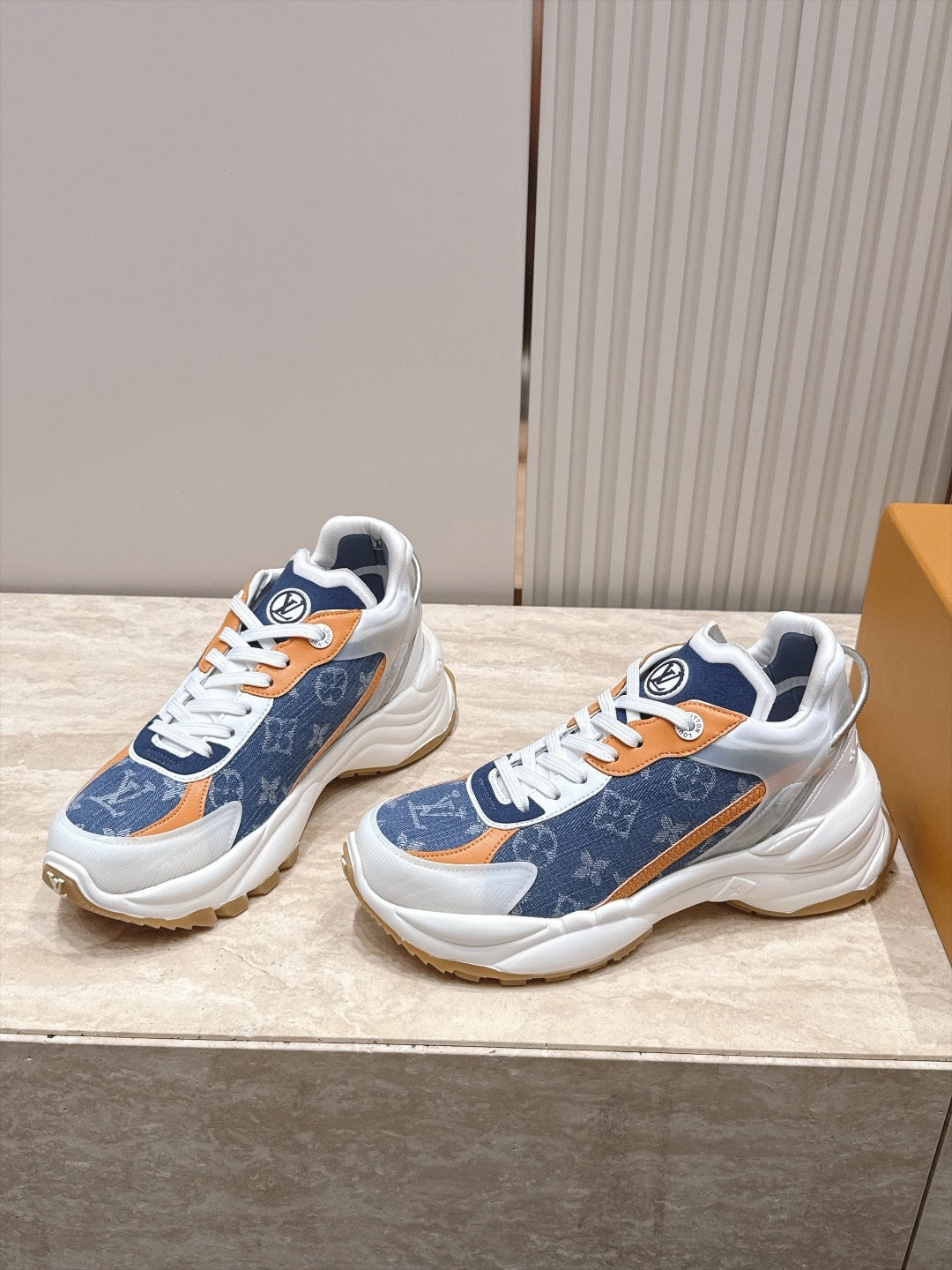 Run 55 Sneakers