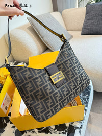 Zucca Shoulder Bag