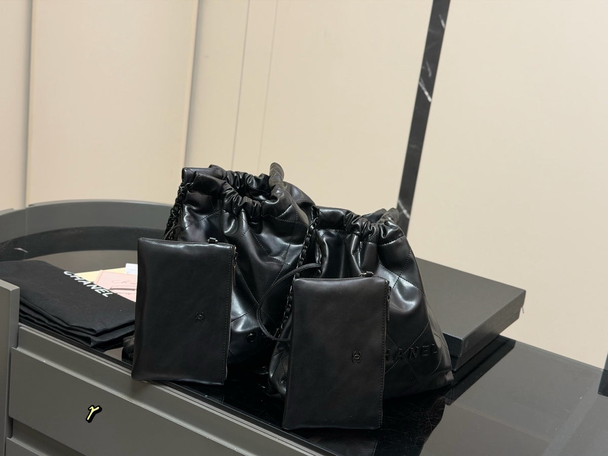 22 Tote Calfskin