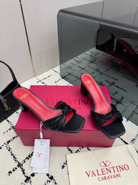 26S Garavani Annet Mules