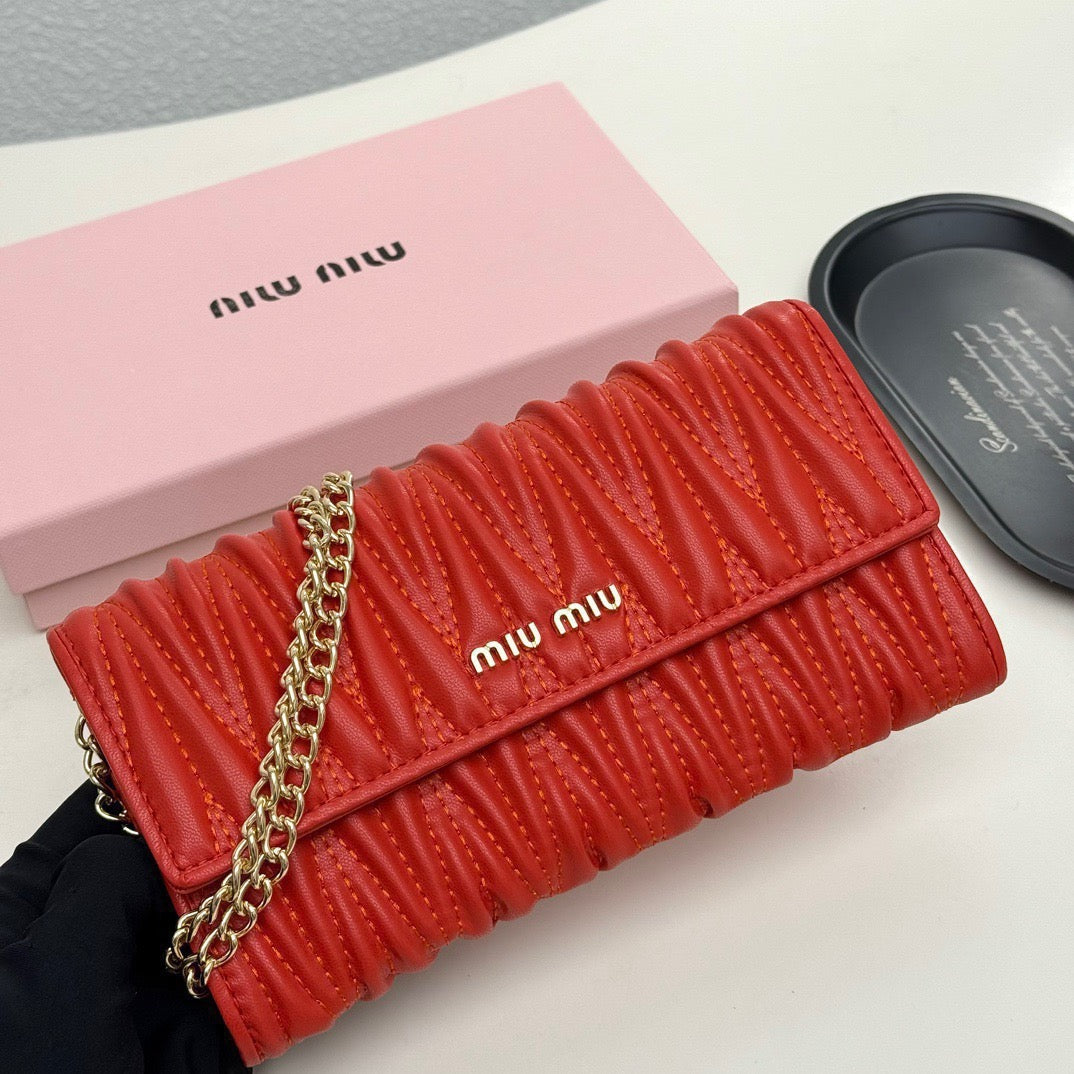 Matelassé Leather Wallet