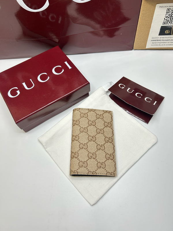 Essence Classic Card Case