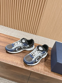 B30 Sneakers