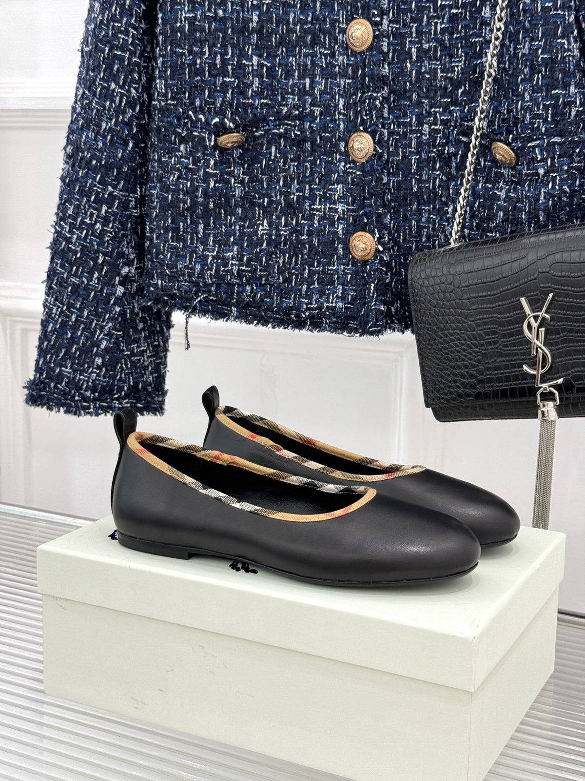26WF Check Ballet Flats