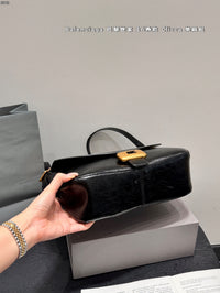 Clicca Leather Shoulder Bag