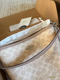 City Bucket Bag