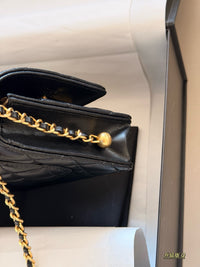 Wallet on Chain Gold Ball
