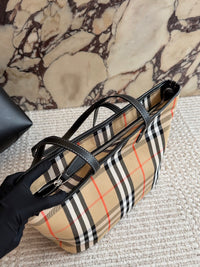 Medium Highlands Tote Bag
