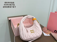 Wander Shoulder Bag