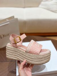 Dentelle Wedge Sandals