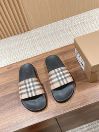 Check Slides Beige Black