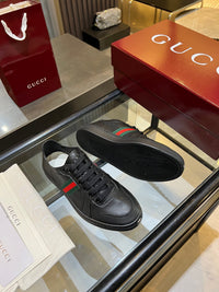 Stretch Low Top Trainers