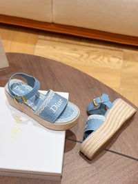 Dentelle Wedge Sandals