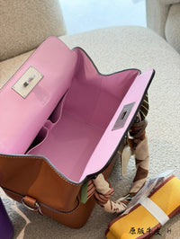 Kelly Bucket