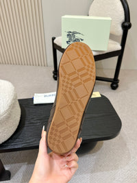 Knight Runner Sneakers