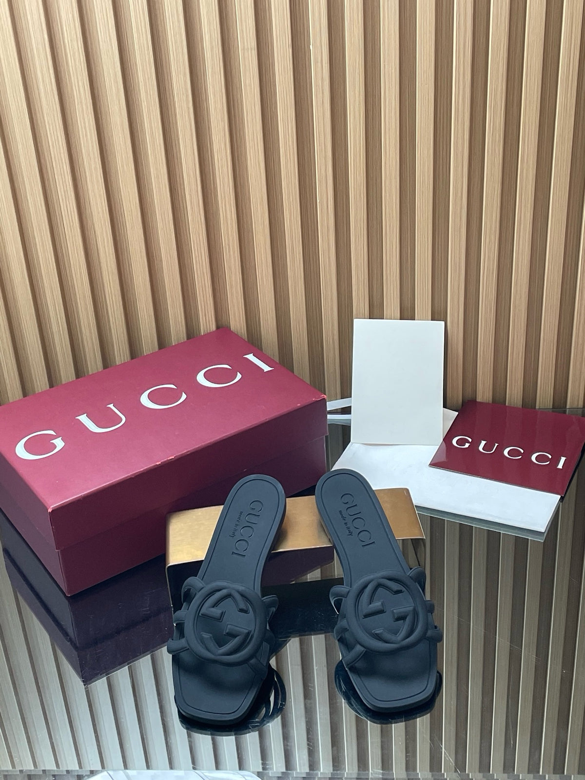 Interlocking G Slide Sandals