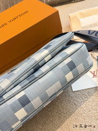 Trio Messenger Bag