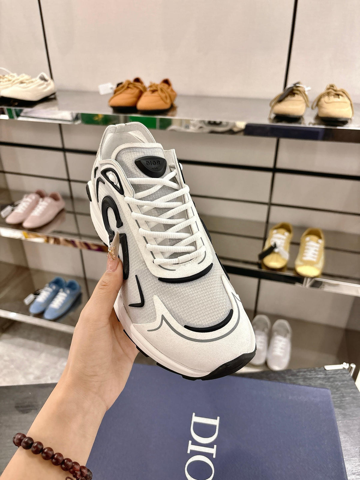 B30 Sneakers