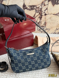 Lady Lunetta Shoulder Bag