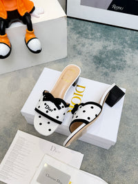 Dway Heeled Slides