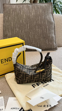 Simply Shoulder Bag