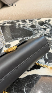Médaillon Pouch