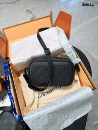 Trocadéro Wearable Wallet