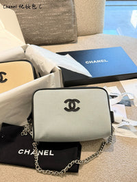 Vanity Case with Chain