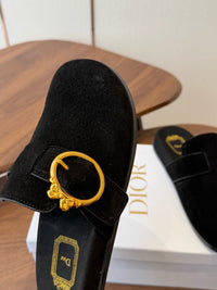 26S Médaillon Buckle Mules