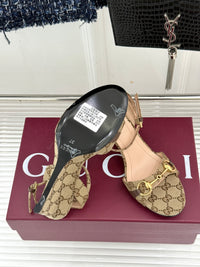 Donna Wedge Sandals