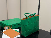Parakeet Arco Tote