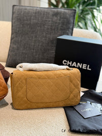 Classic Flap Medium Suede