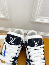 Logo Trainers