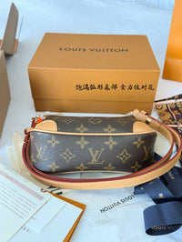 Liv Pochette Bag