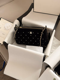 Pearl Crush Velvet Bag