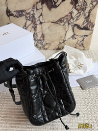 D-Motion Bucket Bag