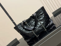 Twisted Tote