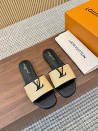 Capri Flat Mules