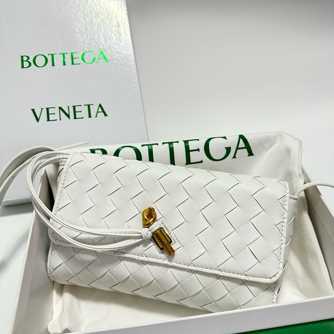 Andiamo Long Clutch