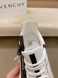Spectre Runner Sneakers
