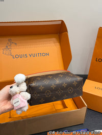 Hills Pochette Bag
