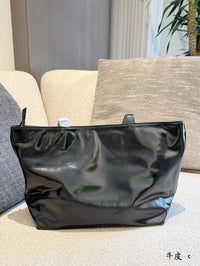 Punch Medium Leather Tote Bag