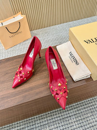 Garavani Studdy Pumps