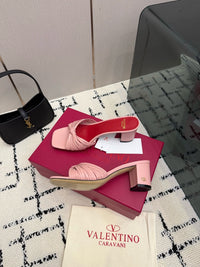 26S Garavani Annet Mules